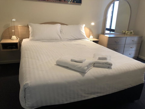 West Beach Lagoon 202 - Quiet & Ground Floor! - Accommodation QLD 3