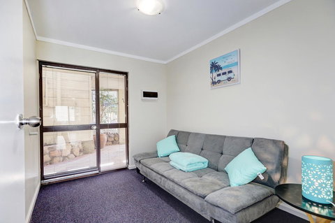 West Beach Lagoon 202 - Quiet & Ground Floor! - Accommodation QLD 5