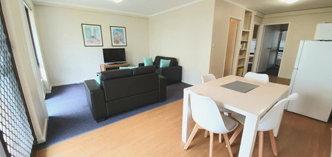 West Beach Lagoon 202 - Quiet & Ground Floor! - Accommodation QLD 7