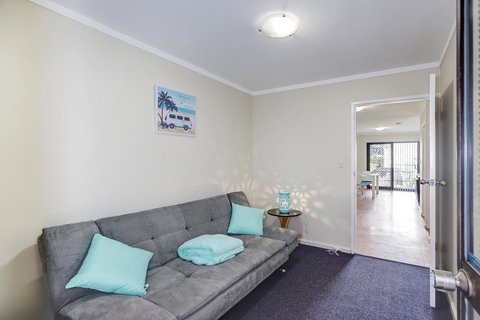 West Beach Lagoon 202 - Quiet & Ground Floor! - Accommodation QLD 4