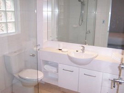 West End District Apartments - Accommodation QLD 23