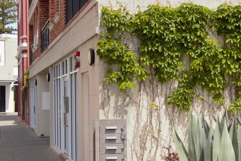 West End District Apartments - Accommodation QLD 7