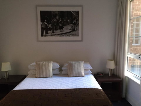West End District Apartments - Accommodation QLD 5