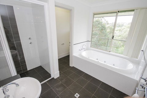 Fern Creek - Accommodation QLD 7