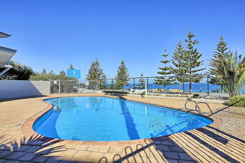 Beachfront @ Scarbs - Accommodation QLD 12