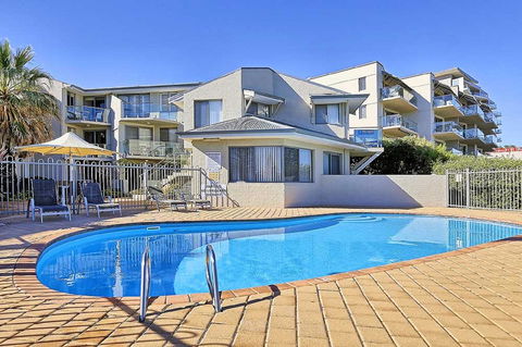 Beachfront @ Scarbs - Accommodation QLD 5