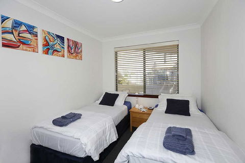 Beachfront @ Scarbs - Accommodation QLD 8