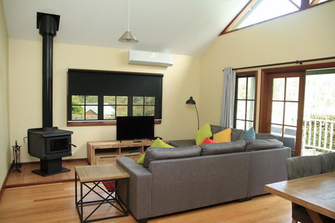 Riverglen Chalets - Accommodation QLD 12