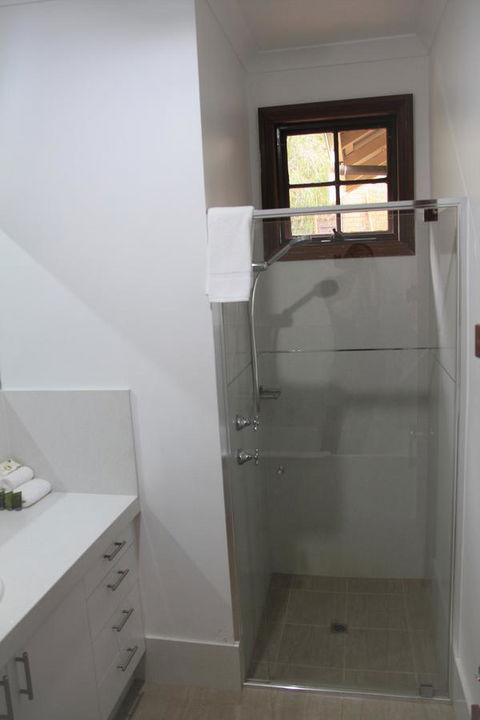 Riverglen Chalets - Accommodation QLD 15