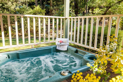 Riverglen Chalets - Accommodation QLD 2