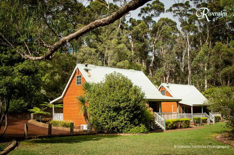 Riverglen Chalets - Accommodation QLD 36