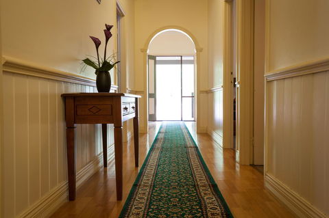 Riverglen Chalets - Accommodation QLD 6