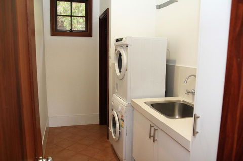 Riverglen Chalets - Accommodation QLD 1