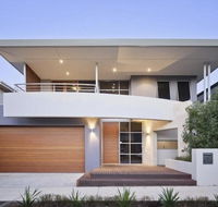 Adele's luxury South Beach apartment with King bed - Accommodation QLD