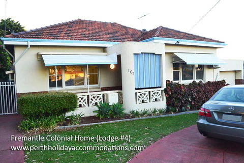 Fremantle Colonial Home - Accommodation QLD 26