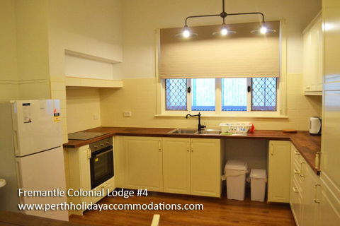 Fremantle Colonial Home - Accommodation QLD 25