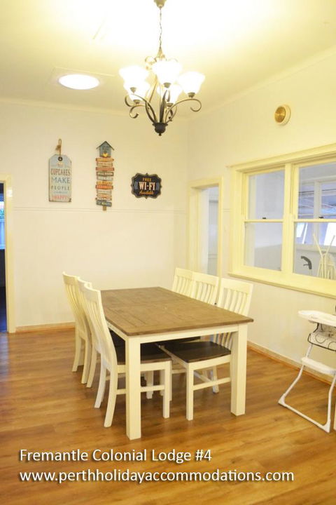 Fremantle Colonial Home - Accommodation QLD 2