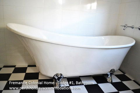 Fremantle Colonial Home - Accommodation QLD 43