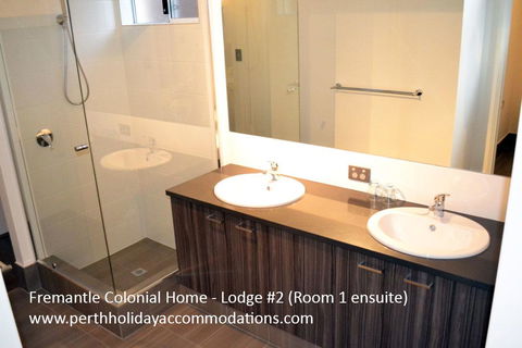 Fremantle Colonial Home - Accommodation QLD 13