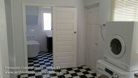 Fremantle Colonial Home - Accommodation QLD 32