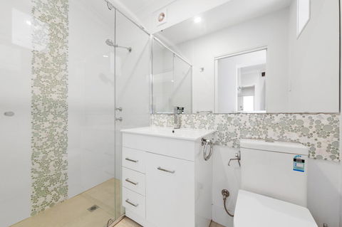 Inglewood Comfort - Accommodation QLD 12