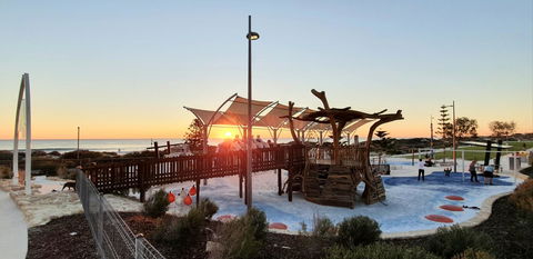 West Beach Lagoon 208 â€“ Great Value! - Accommodation QLD 29