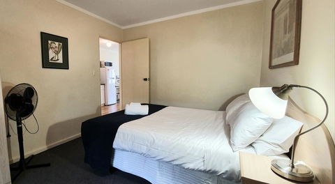 West Beach Lagoon 208 â€“ Great Value! - Accommodation QLD 3