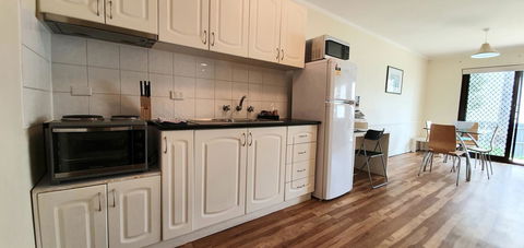 West Beach Lagoon 208 â€“ Great Value! - Accommodation QLD 11