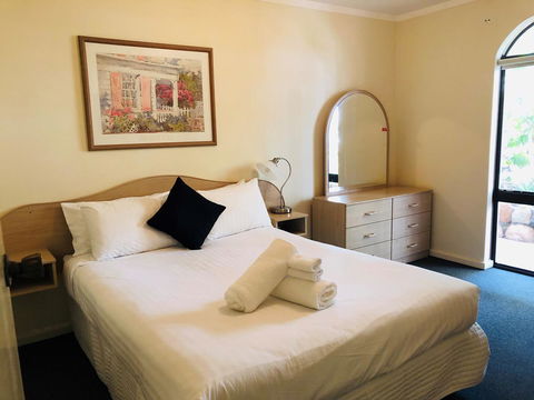 West Beach Lagoon 208 â€“ Great Value! - Accommodation QLD 2