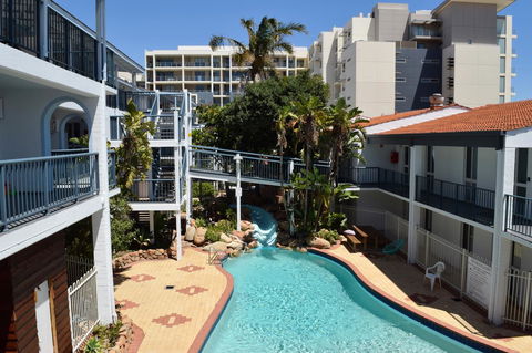 West Beach Lagoon 208 â€“ Great Value! - Accommodation QLD 18