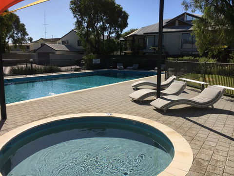 Geographe Bay Apartment - Accommodation QLD 5