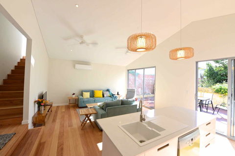 Sunny Blinco Street House - Accommodation QLD 4