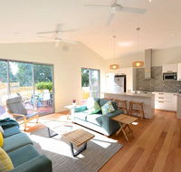 Sunny Blinco Street House - Accommodation QLD