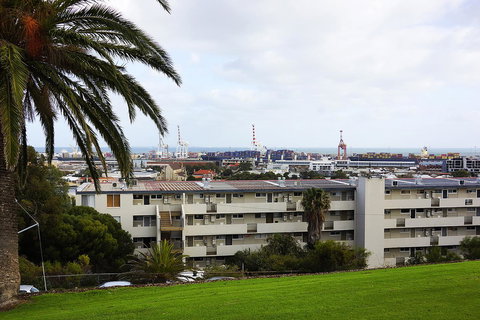 Studio 208 With Ocean Views - Accommodation QLD 24