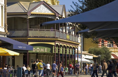 Studio 208 With Ocean Views - Accommodation QLD 29