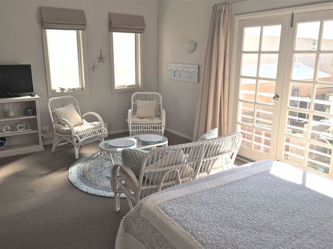 Fremantle Local Beach Studio - Accommodation QLD 3