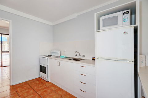 West Beach Lagoon 204 â€“ Ground Floor - Accommodation QLD 7