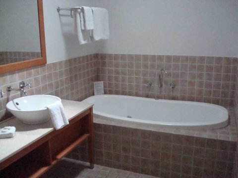 Presidential Bungalow - Accommodation QLD 3