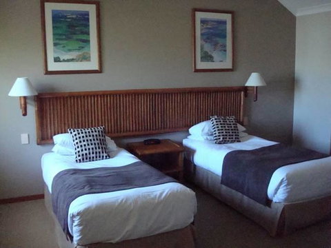 Presidential Bungalow - Accommodation QLD 8