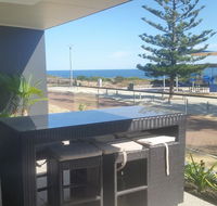 Mandurah beach front apartment - Accommodation QLD