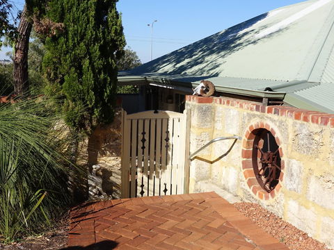 The Blacksmiths Cottage - Accommodation QLD 20