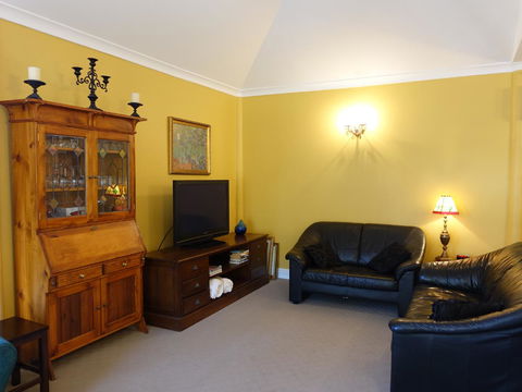 The Blacksmiths Cottage - Accommodation QLD 11