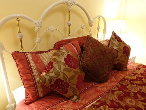 The Blacksmiths Cottage - Accommodation QLD 0