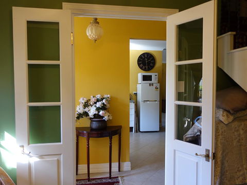 The Blacksmiths Cottage - Accommodation QLD 6