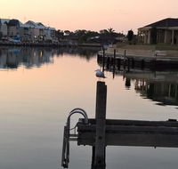Waterside Canal Dreams - Accommodation QLD