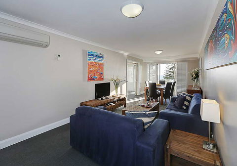 Salty Kiss - Accommodation QLD 4