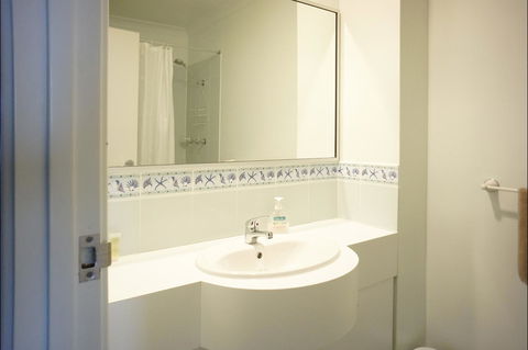 Oceanside 8 - Accommodation QLD 12