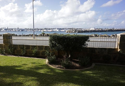 Oceanside 8 - Accommodation QLD 18