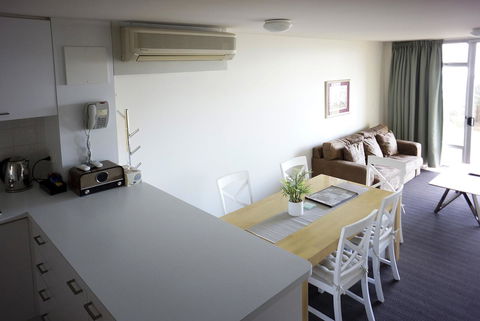Oceanside 8 - Accommodation QLD 7