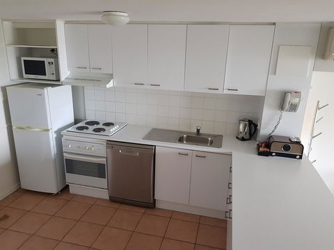 Oceanside 8 - Accommodation QLD 5